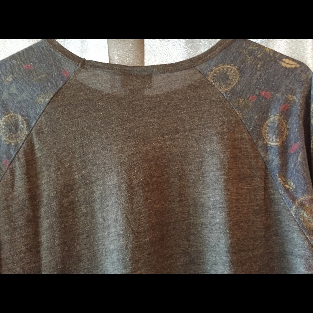 Lula Roe “Randy tee Size Medium - Picture 6 of 8